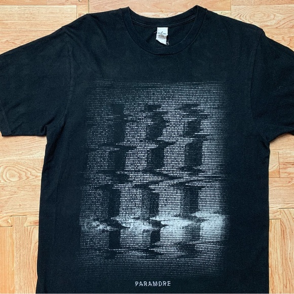 Paramore T-Shirt Size Medium Star-Tee Apparel Band Static Graphic Monuments Rare - Picture 7 of 8